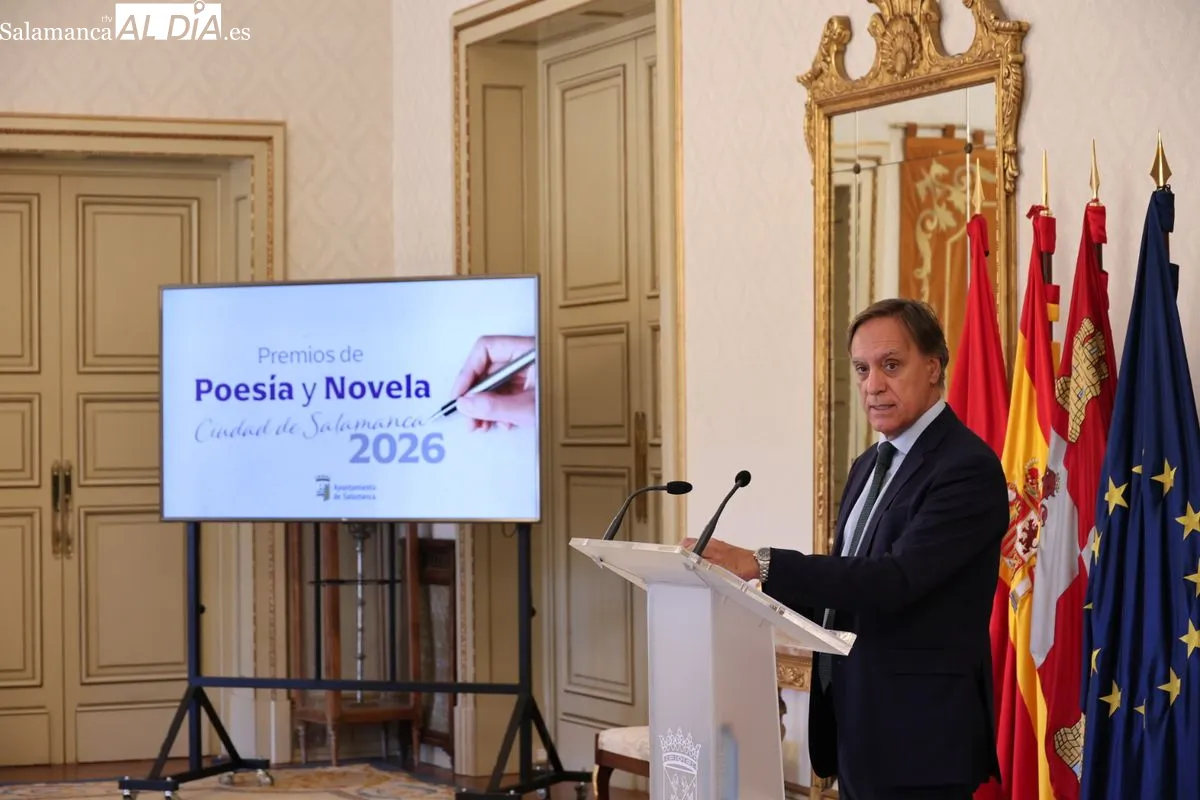 Acto en el Ayuntamiento para anunciar los ganadores de los Premios Ciudad de Salamanca de Novela y Poesía. Foto de David Sañudo