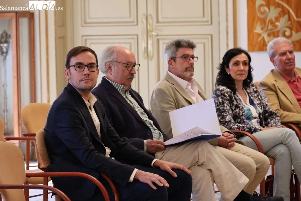 Acto en el Ayuntamiento para anunciar los ganadores de los Premios Ciudad de Salamanca de Novela y Poesía. Foto de David Sañudo