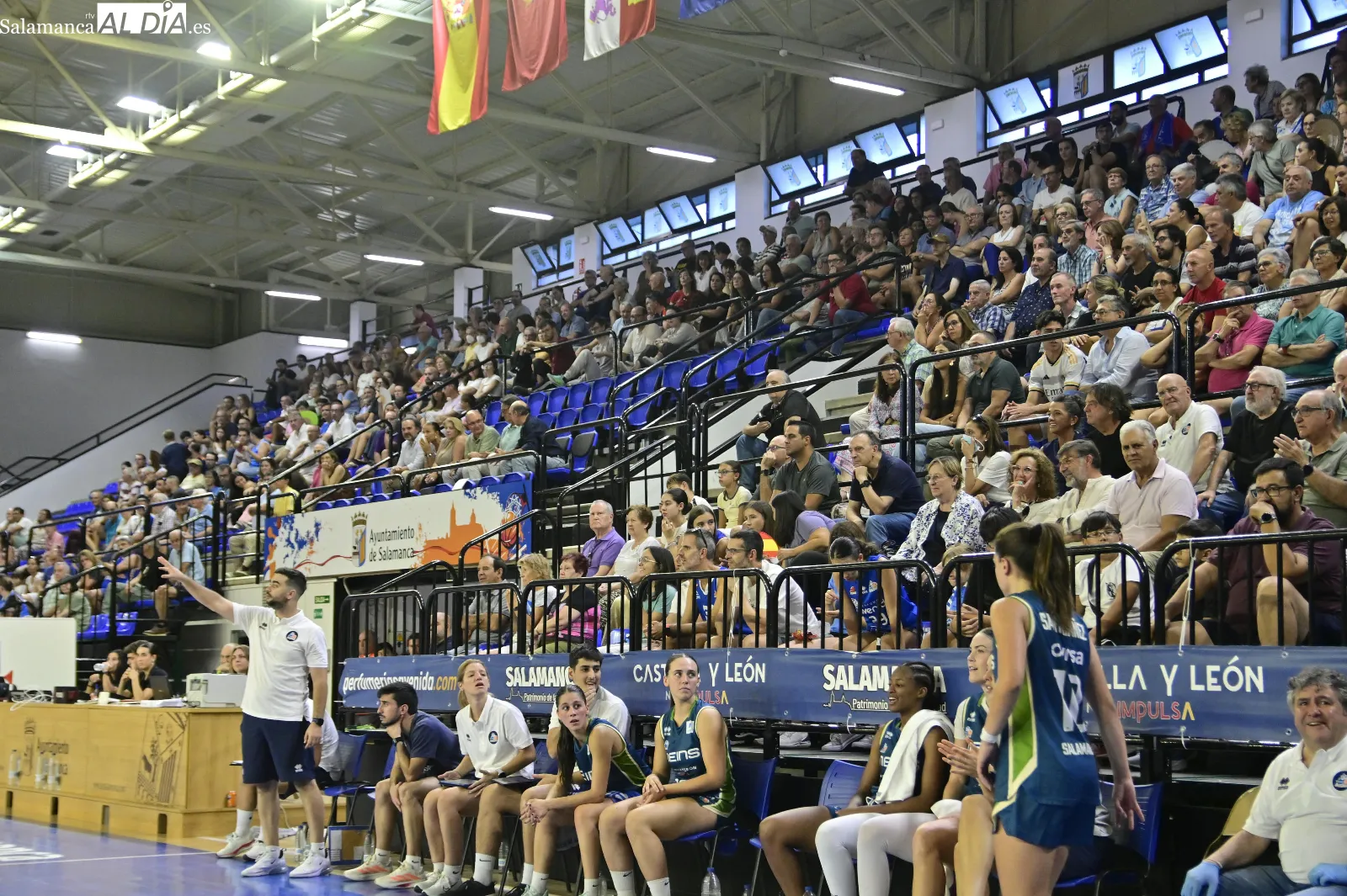 Foto 12 - FOTOS | El Meins Avenida convence en su regreso a W&uuml;rzburg ante el Ensino Lugo (80-69)