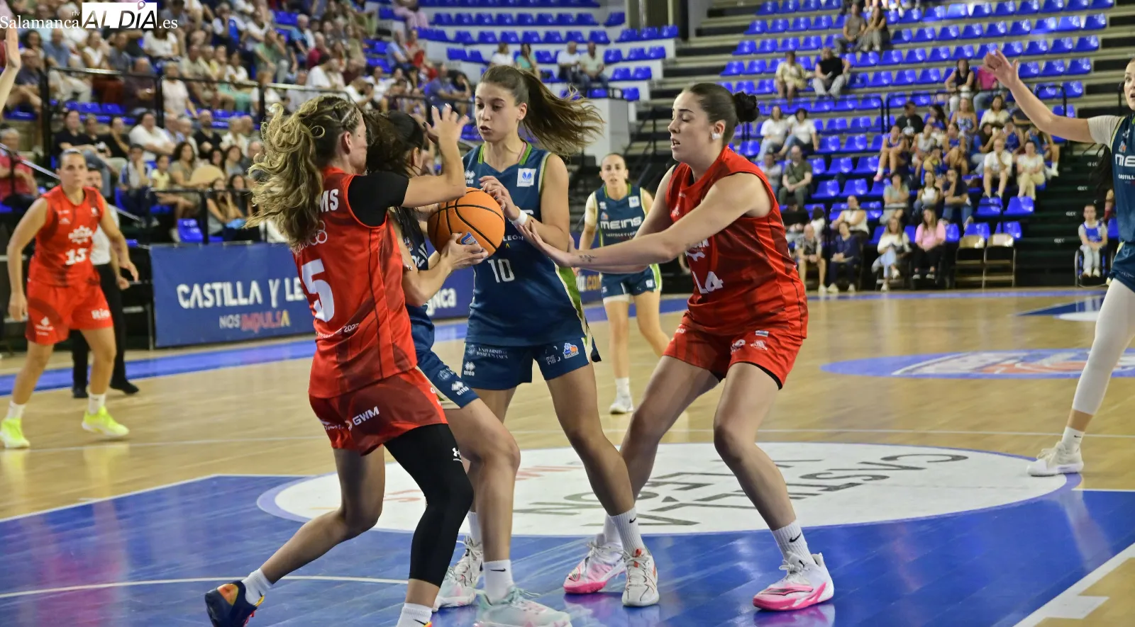 Foto 5 - FOTOS | Meins Avenida convence en su regreso a W&uuml;rzburg ante el Ensino Lugo (80-69)
