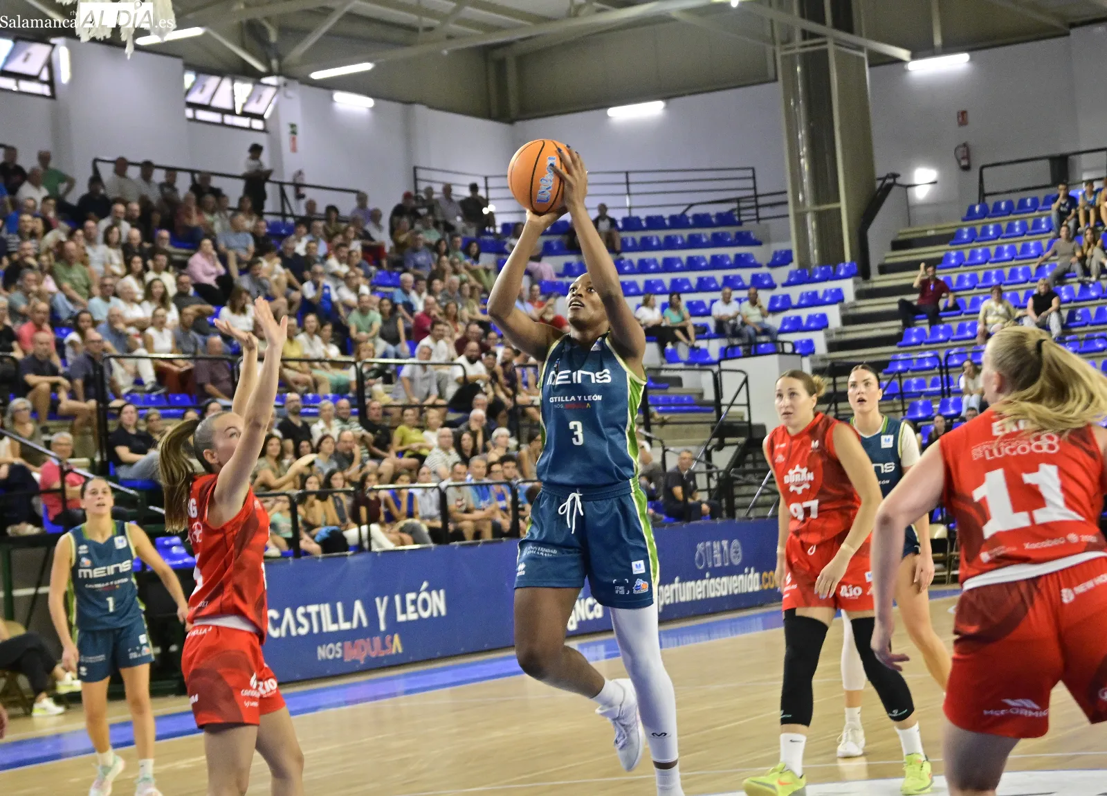 Foto 4 - FOTOS | Meins Avenida convence en su regreso a W&uuml;rzburg ante el Ensino Lugo (80-69)