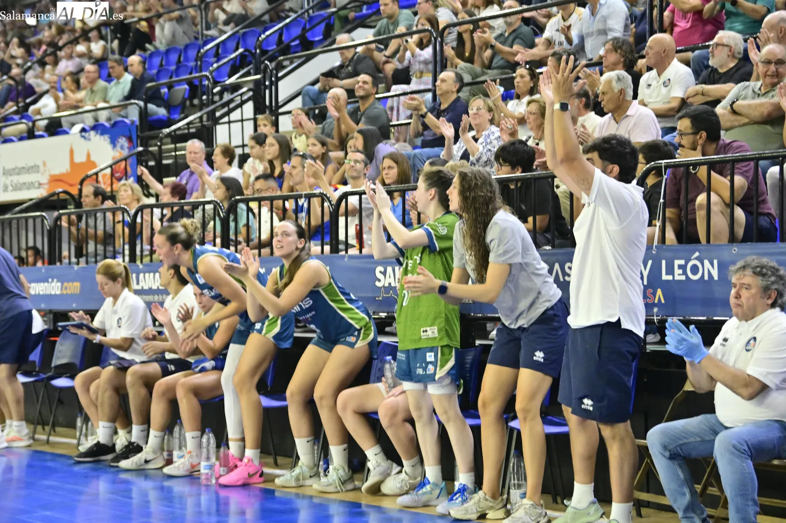 Foto 3 - FOTOS | Meins Avenida convence en su regreso a W&uuml;rzburg ante el Ensino Lugo (80-69)