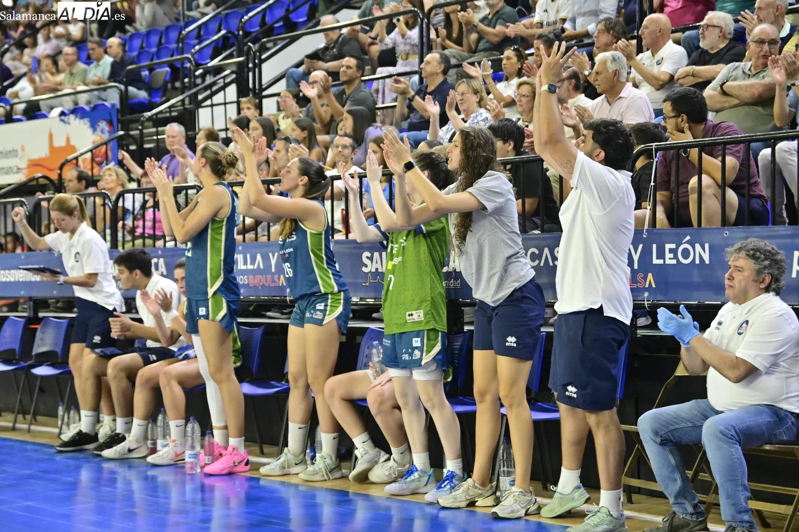Foto 2 - FOTOS | Meins Avenida convence en su regreso a W&uuml;rzburg ante el Ensino Lugo (80-69)