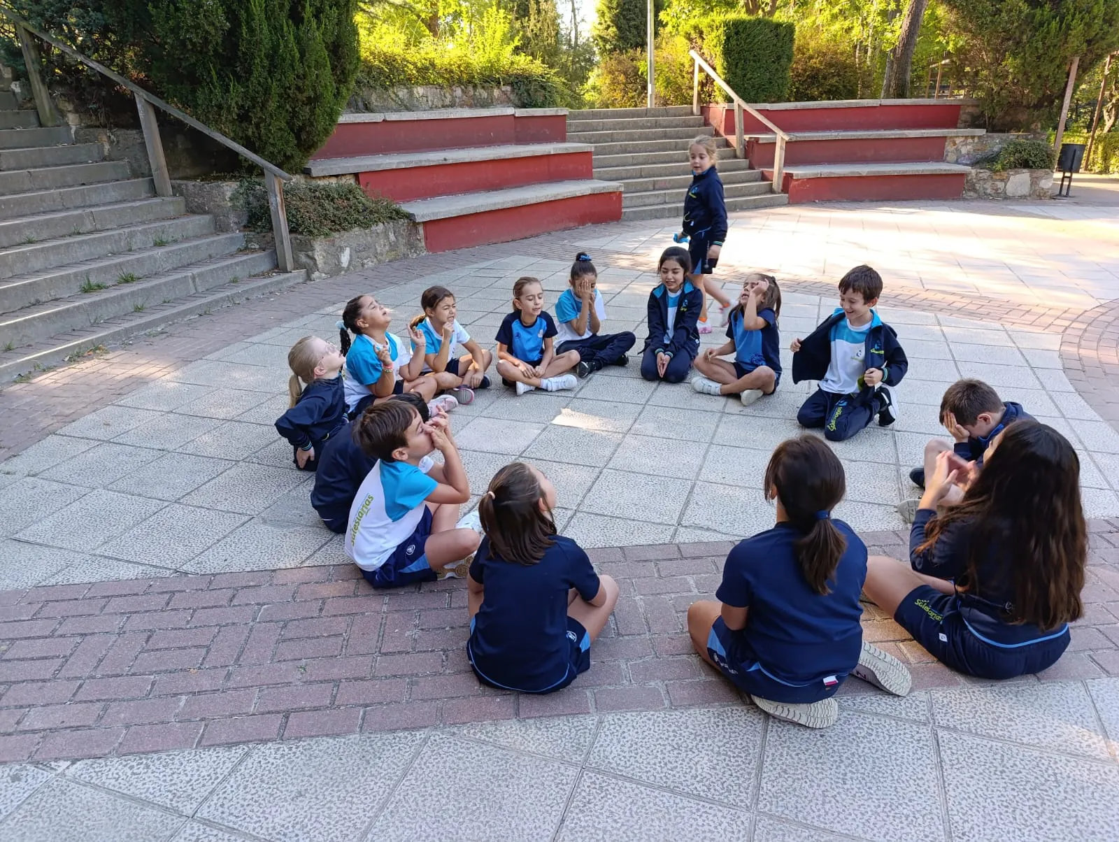Oración, juegos y un gran puzle en la jornada de convivencia de San Juan Bosco