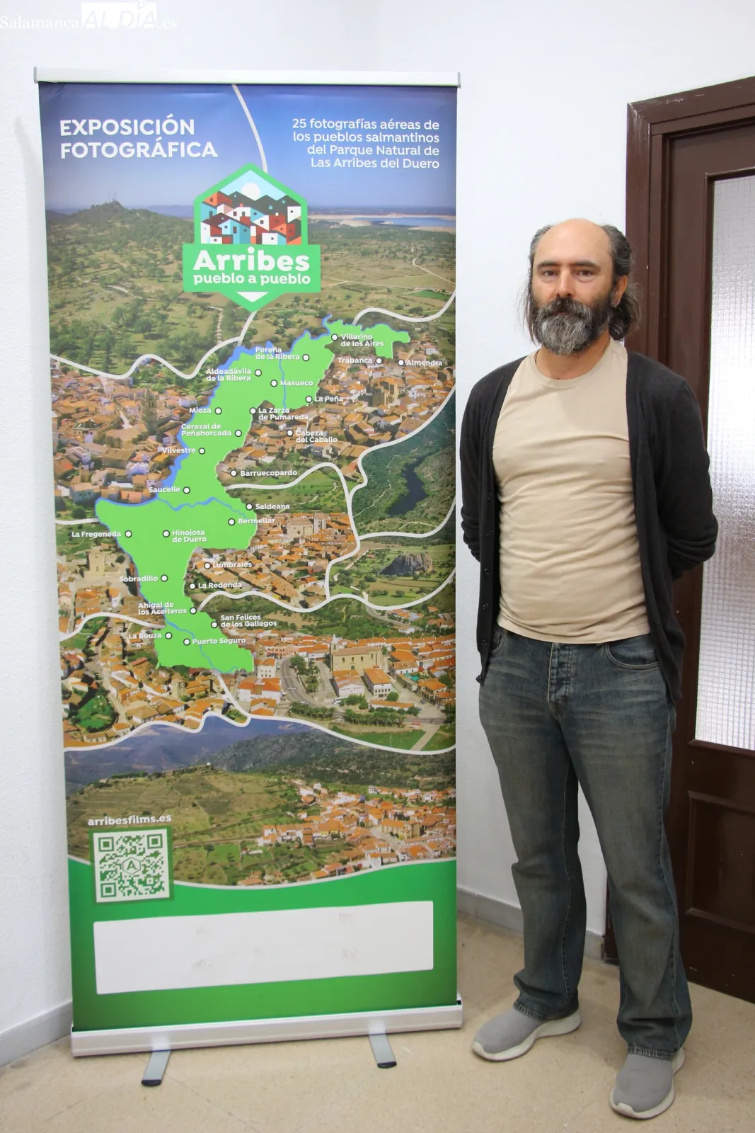 El Centro Cultural de Vitigudino acoge la muestra fotográfica 'Arribes, pueblo a pueblo'/ CORRAL 
