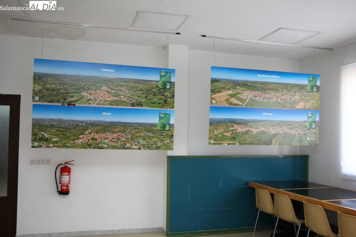 El Centro Cultural de Vitigudino acoge la muestra fotográfica 'Arribes, pueblo a pueblo'/ CORRAL 