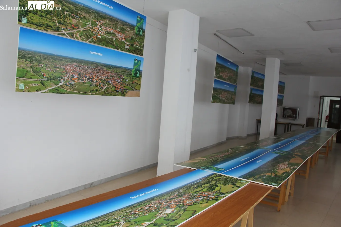 El Centro Cultural de Vitigudino acoge la muestra fotográfica 'Arribes, pueblo a pueblo'/ CORRAL 