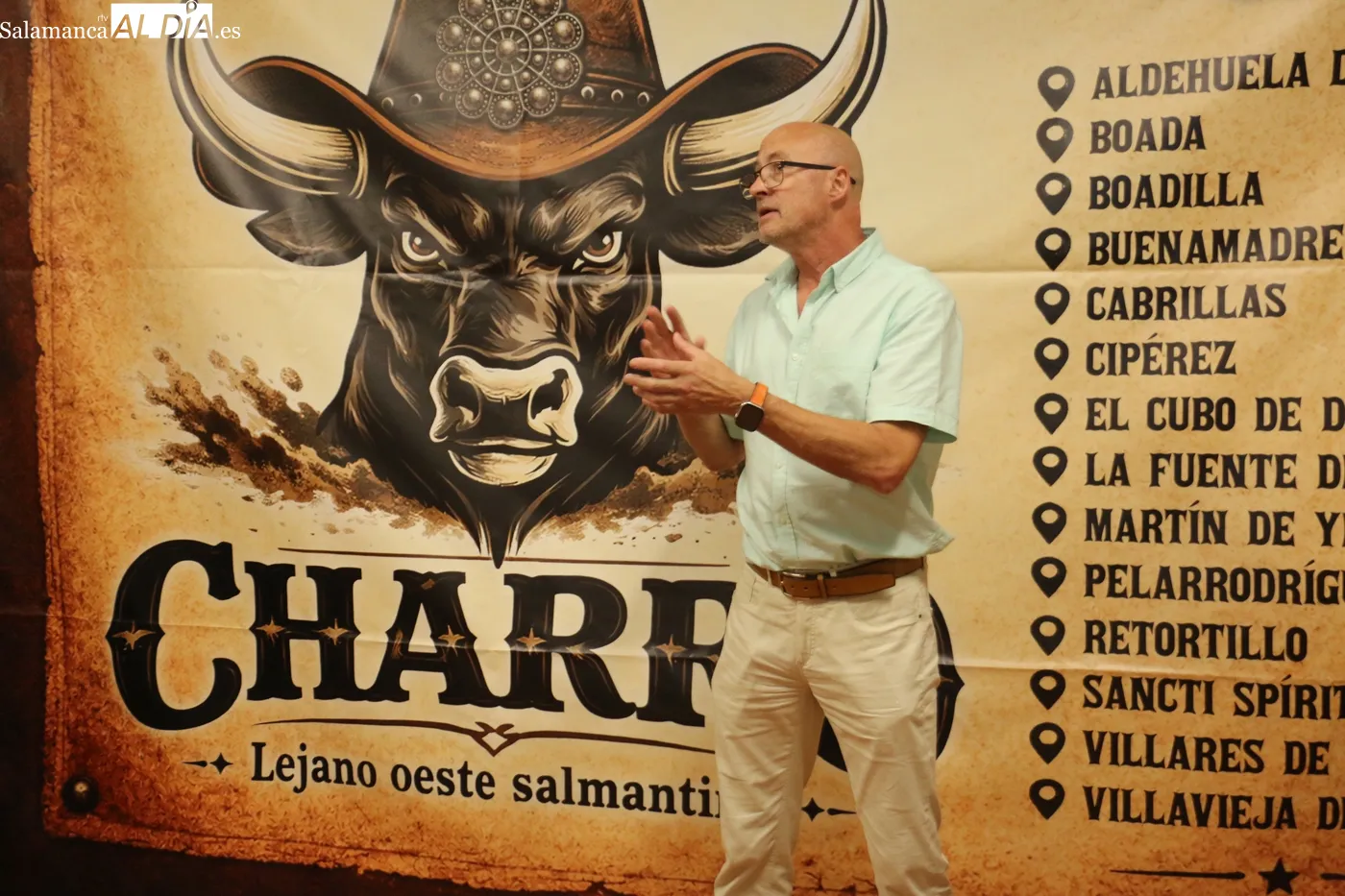 Momento de la entrega simbólica del cheque a Pyfano por parte de los pueblos del Desafío Charro / CORRAL