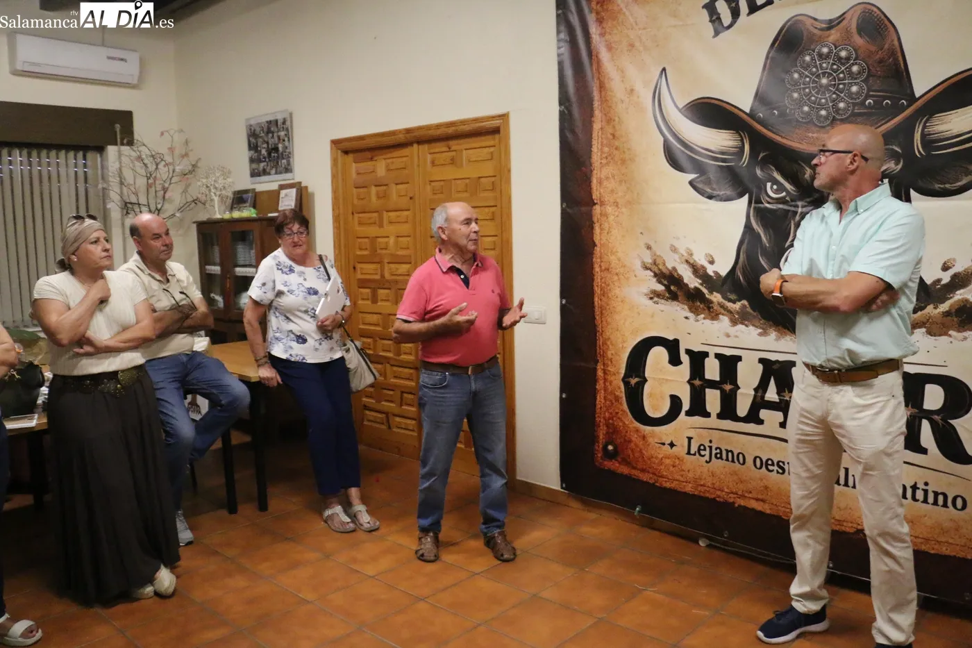 Momento de la entrega simbólica del cheque a Pyfano por parte de los pueblos del Desafío Charro / CORRAL
