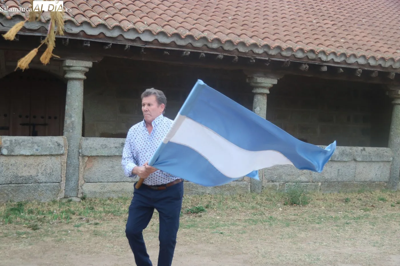 Procesión, ofertorio y baile de la bandera en Villaseco de los Reyes / ARIAS