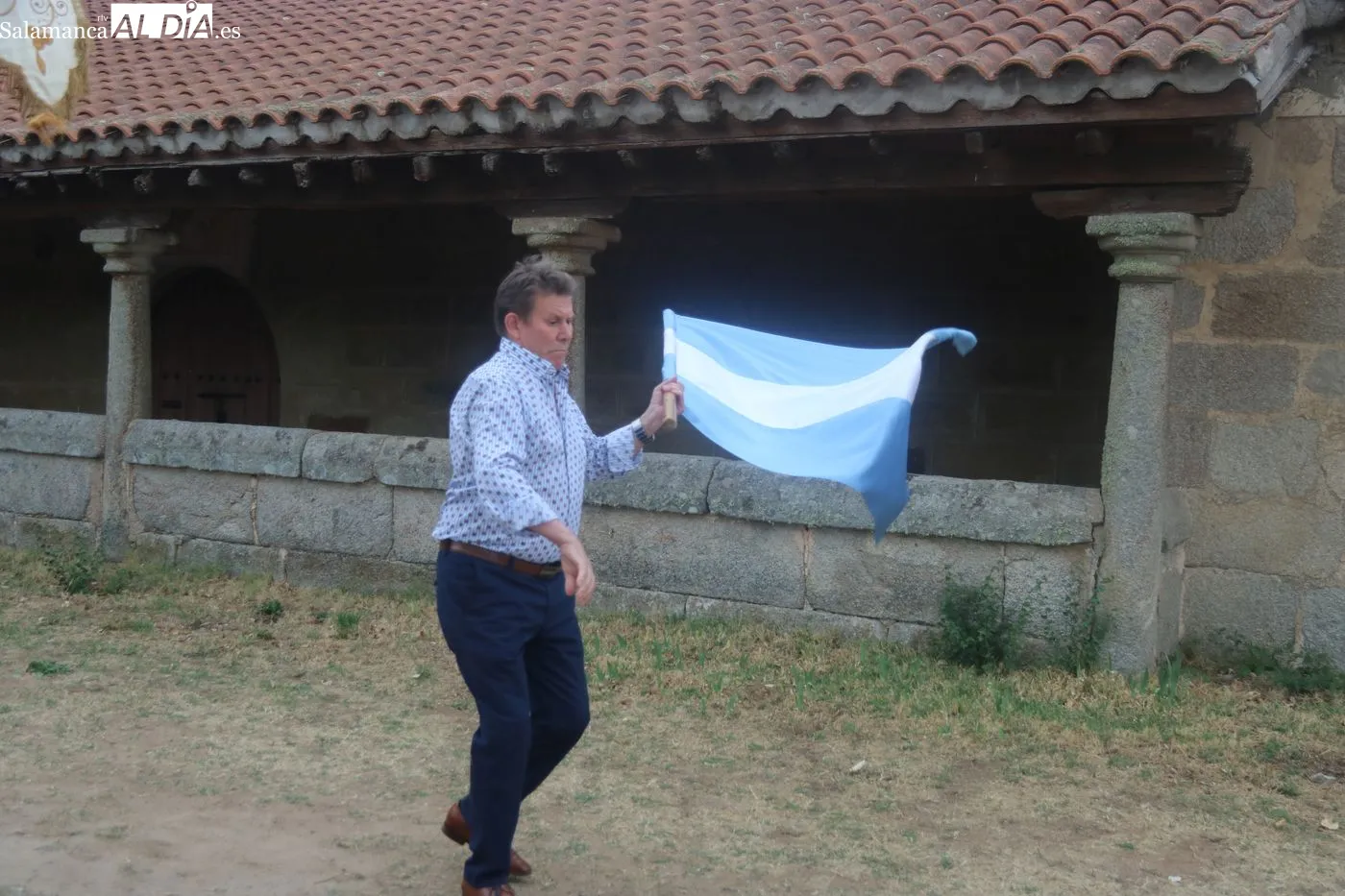 Procesión, ofertorio y baile de la bandera en Villaseco de los Reyes / ARIAS