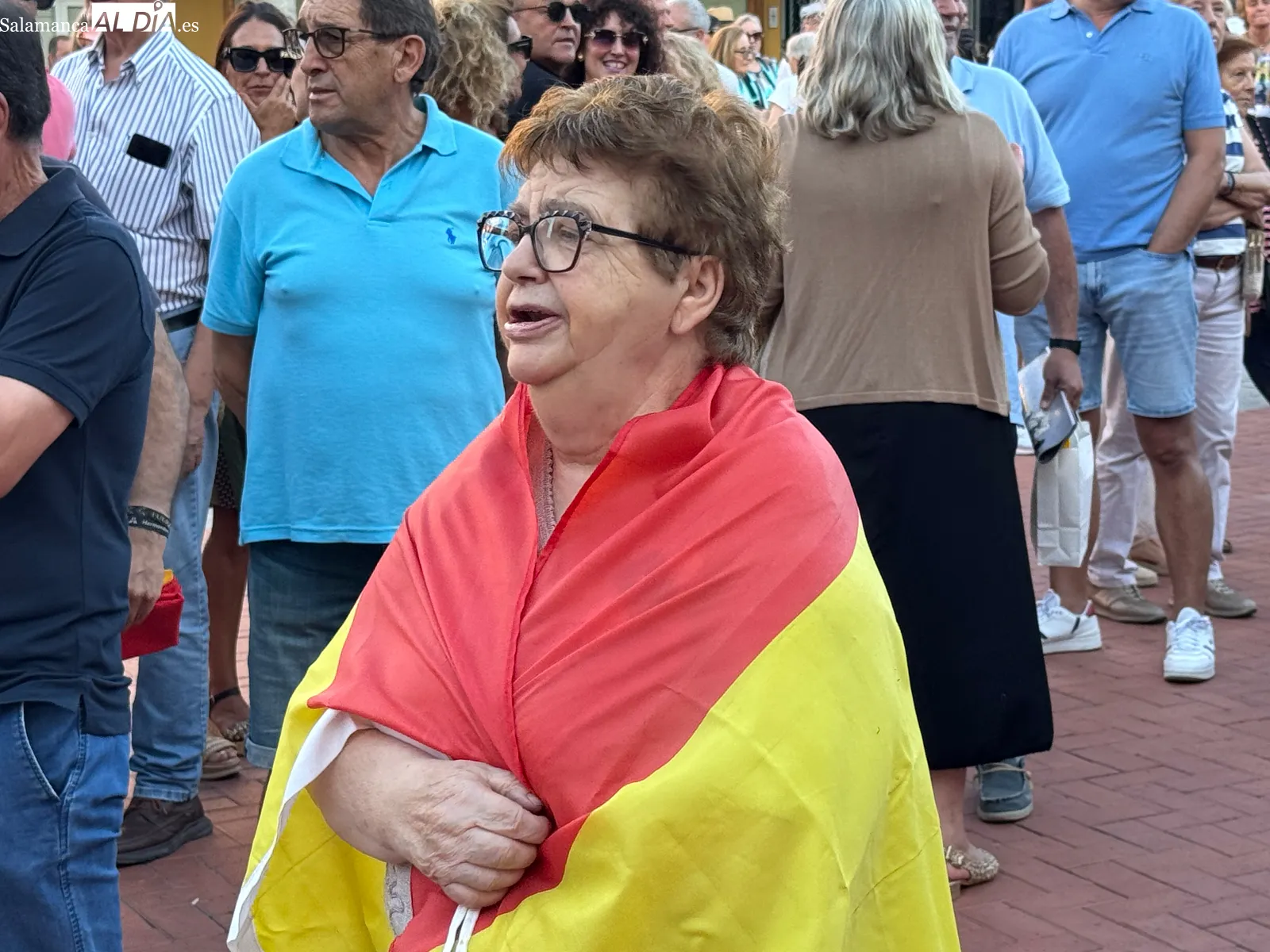 Foto 3 - Ceuta no est&aacute; sola: Pe&ntilde;aranda llena de apoyos la Plaza de la Constituci&oacute;n