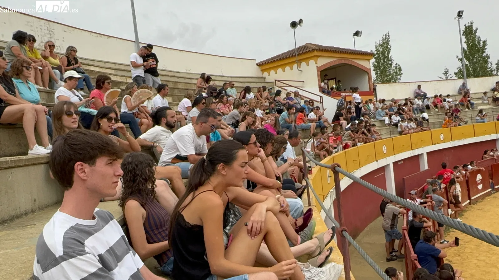 Foto 5 - El IV Toro Virgen de la Encina vuelve a reunir a multitud de aficionados en Macotera