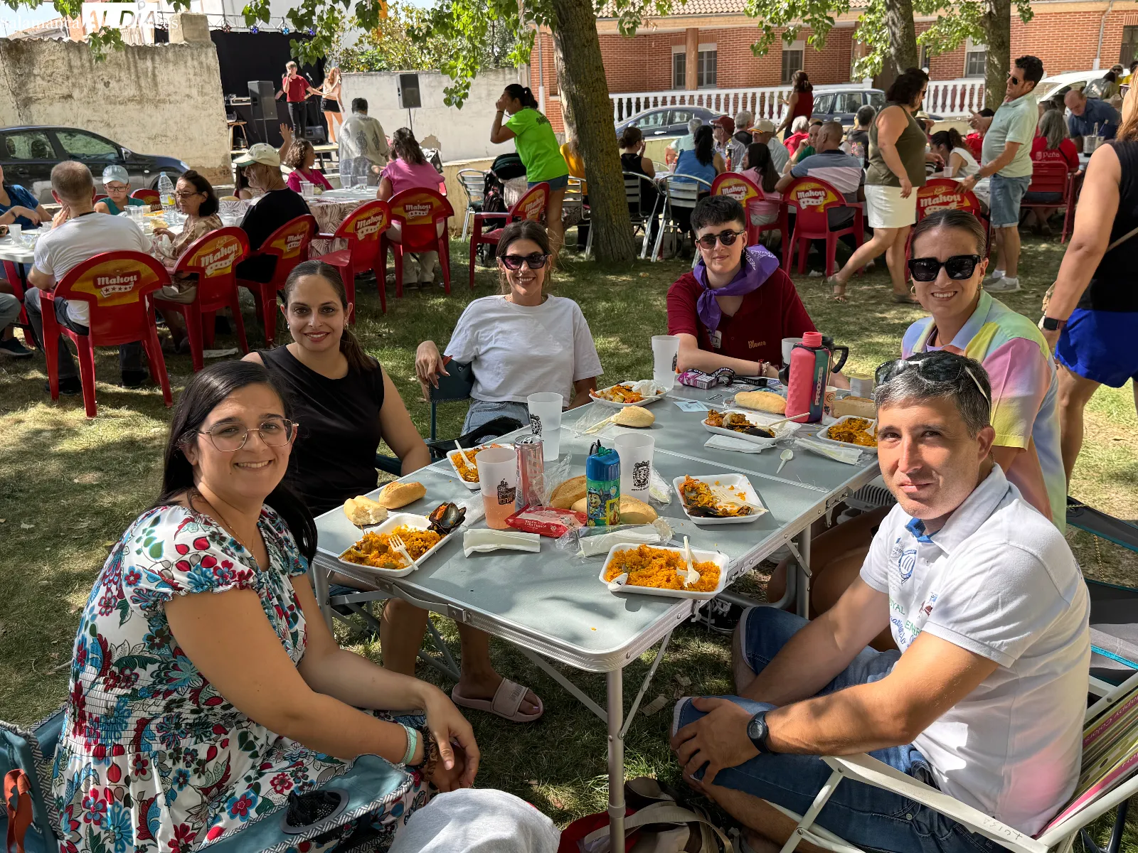 Foto 5 - La Alameda de Villoria se llena de ambiente y sabor para disfrutar de su multitudinaria y tradicional paellada