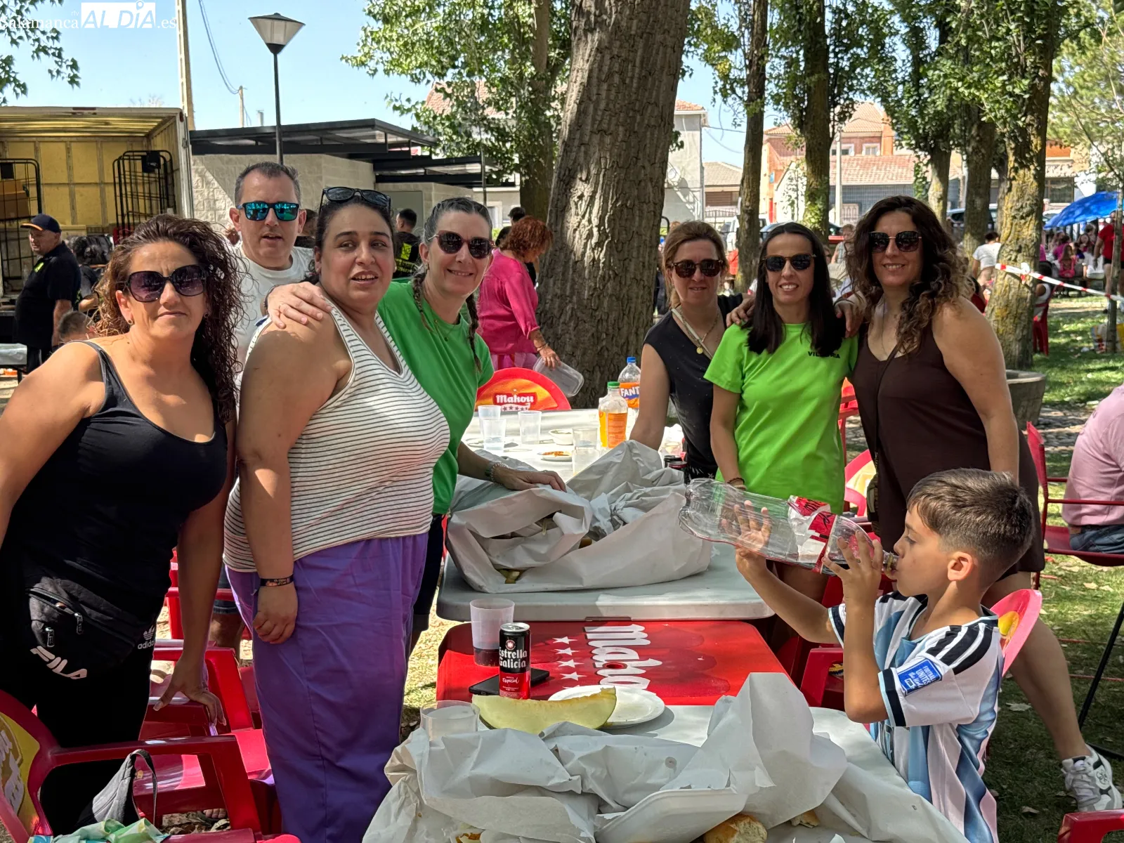 Foto 3 - La Alameda de Villoria se llena de ambiente y sabor para disfrutar de su multitudinaria y tradicional paellada