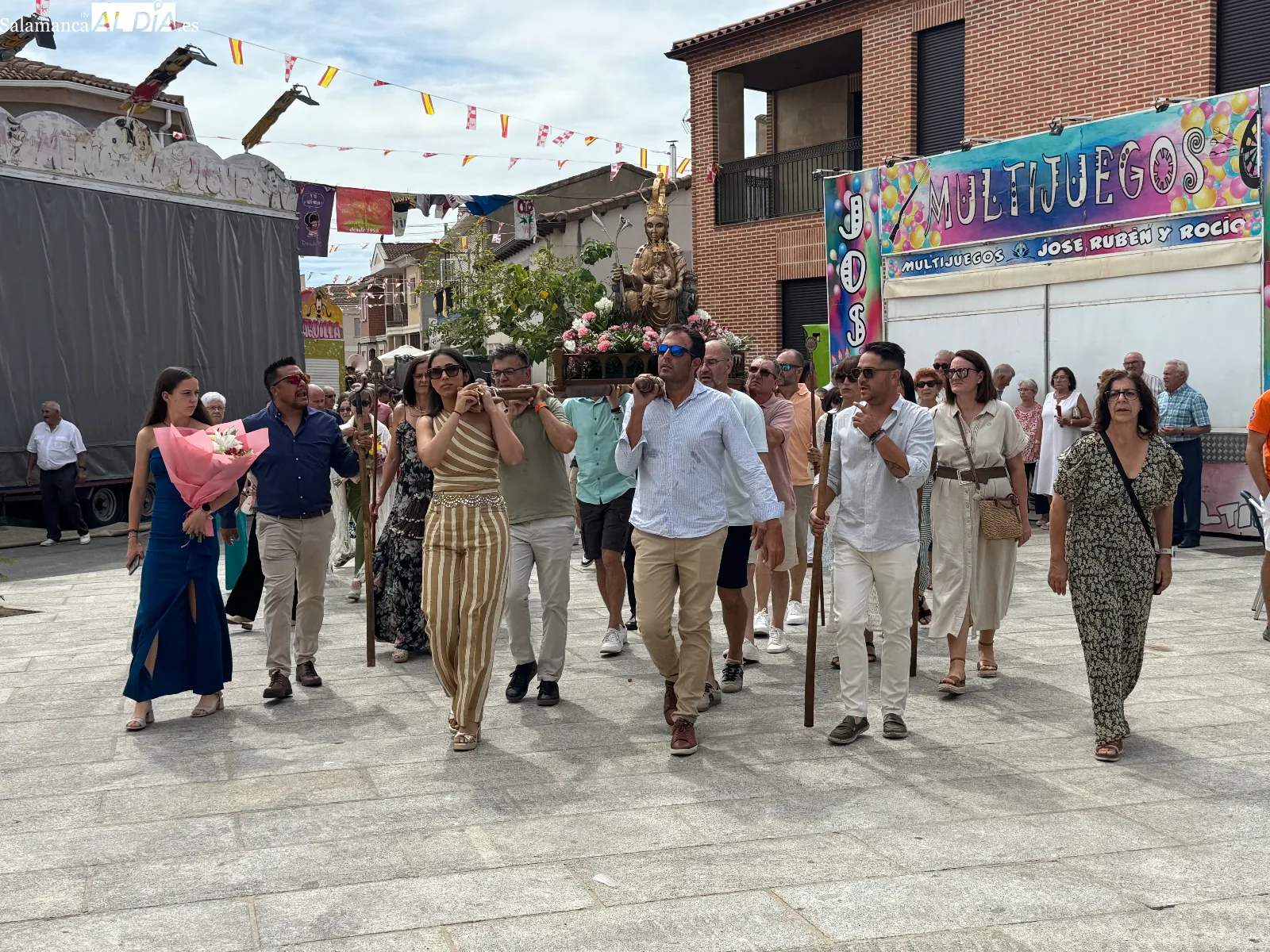 Foto 10 - Villoria se engalana y se vuelca con su patrona, la Virgen de la Vega, en el d&iacute;a grande de sus fiestas