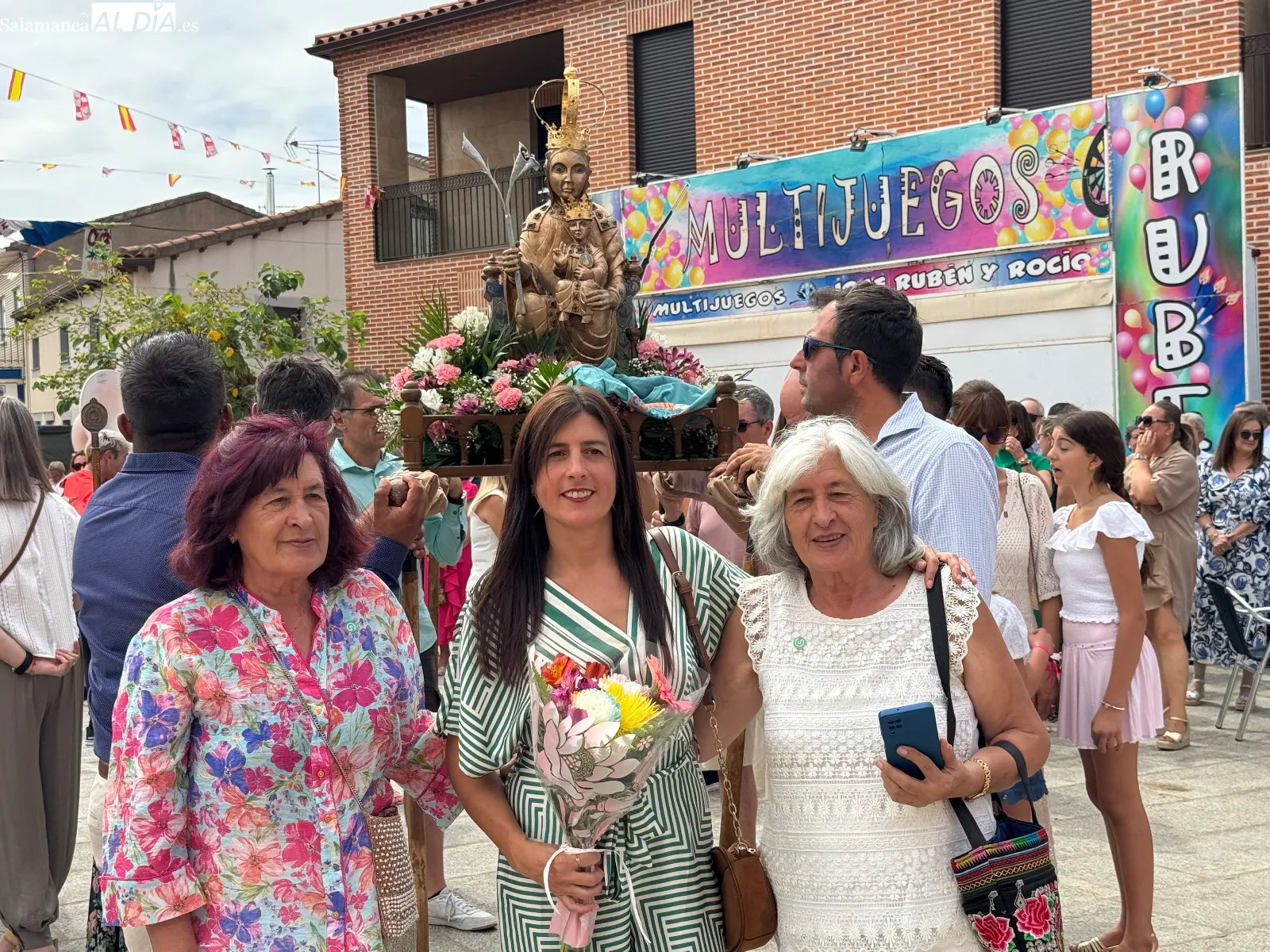 Foto 9 - Villoria se engalana y se vuelca con su patrona, la Virgen de la Vega, en el d&iacute;a grande de sus fiestas
