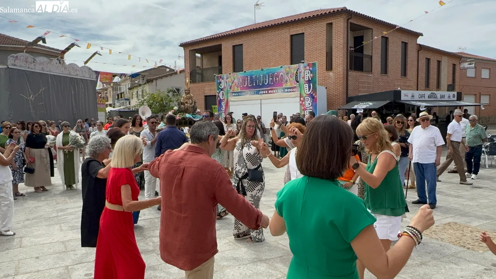 Foto 7 - Villoria se engalana y se vuelca con su patrona, la Virgen de la Vega, en el d&iacute;a grande de sus fiestas