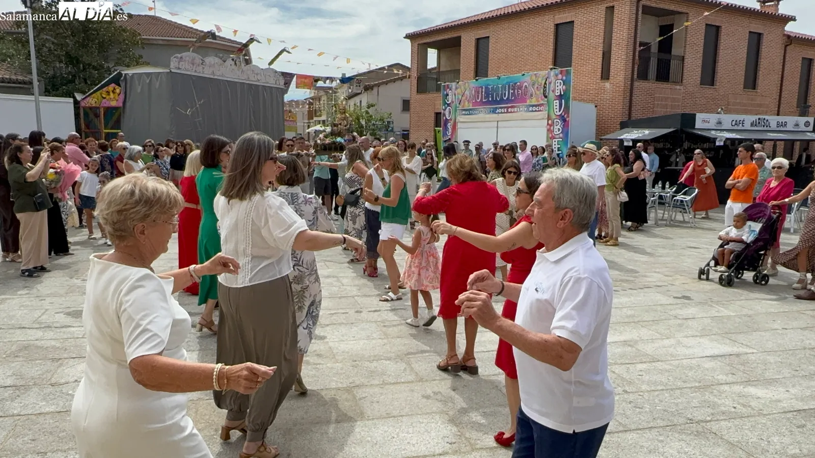 Foto 6 - Villoria se engalana y se vuelca con su patrona, la Virgen de la Vega, en el d&iacute;a grande de sus fiestas