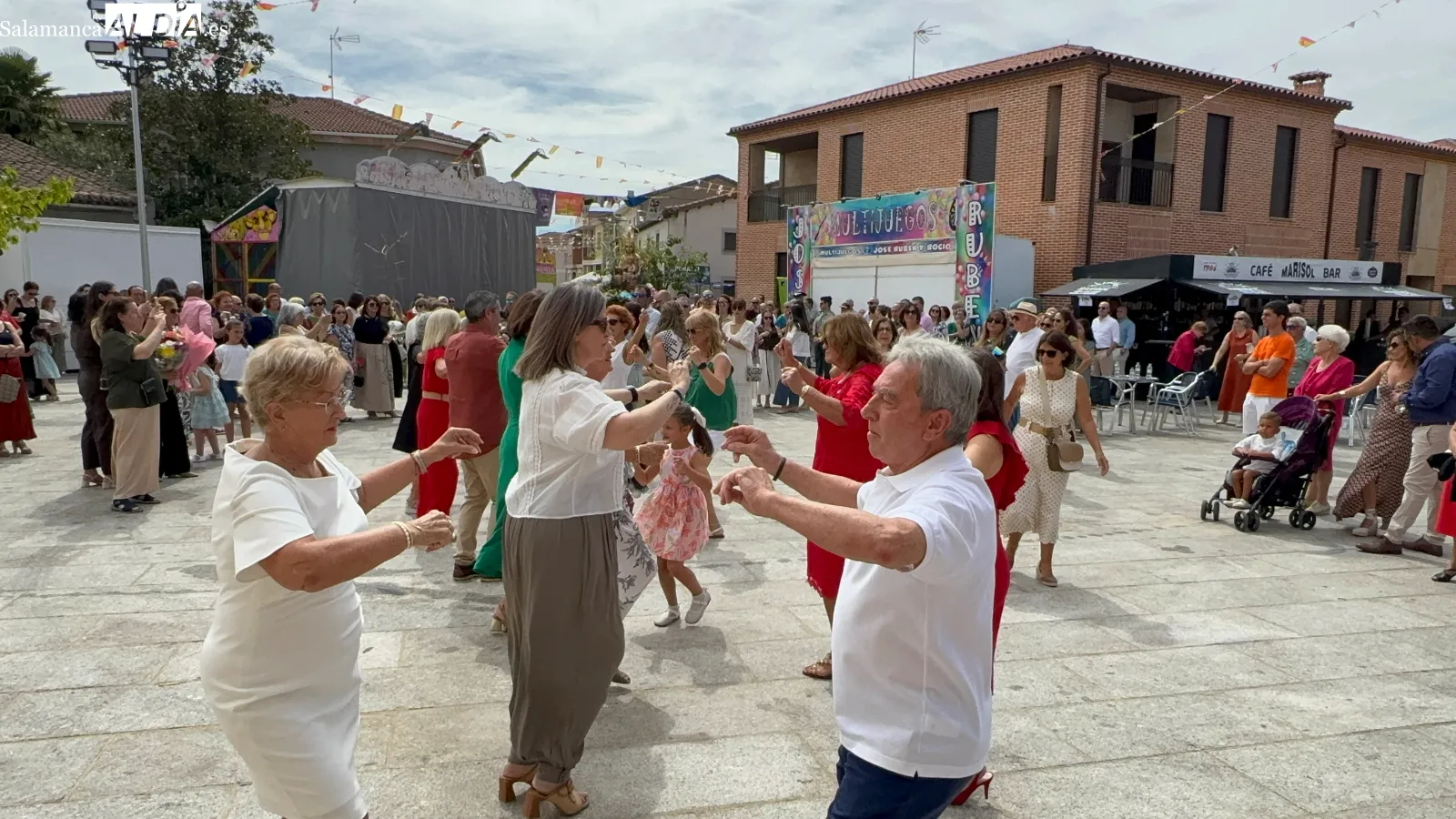 Foto 5 - Villoria se engalana y se vuelca con su patrona, la Virgen de la Vega, en el d&iacute;a grande de sus fiestas