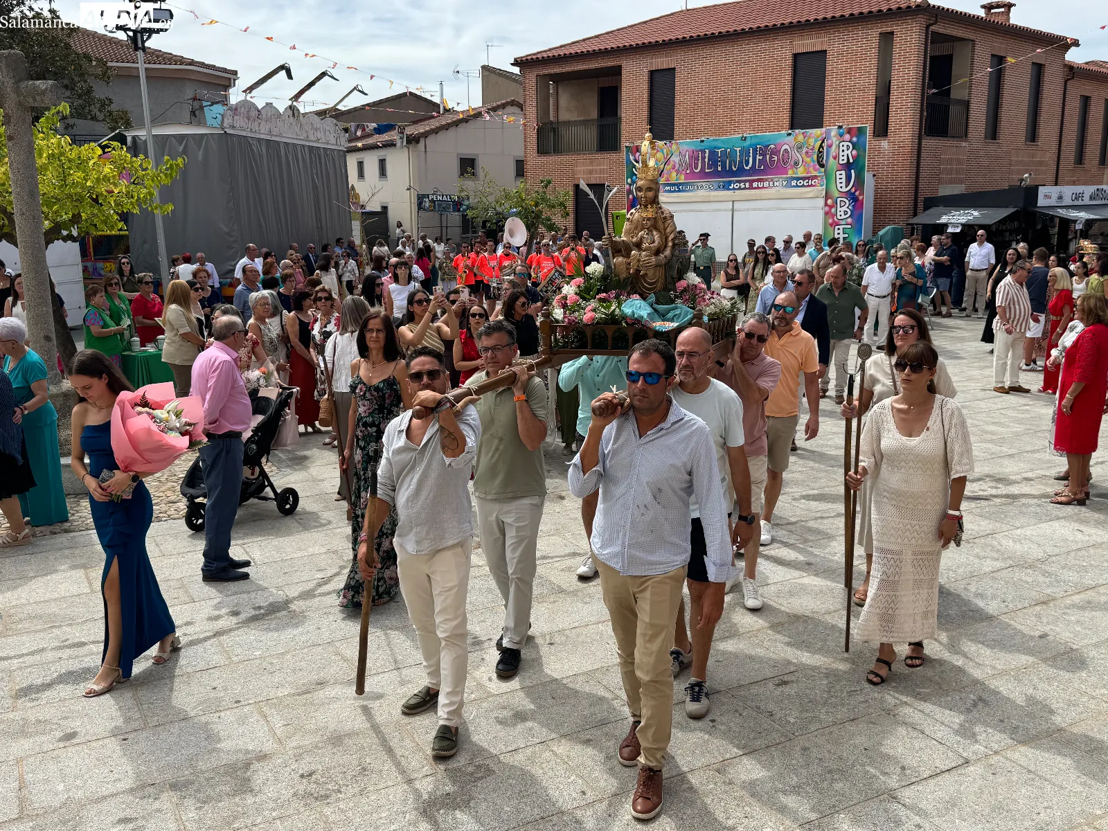 Foto 4 - Villoria se engalana y se vuelca con su patrona, la Virgen de la Vega, en el d&iacute;a grande de sus fiestas