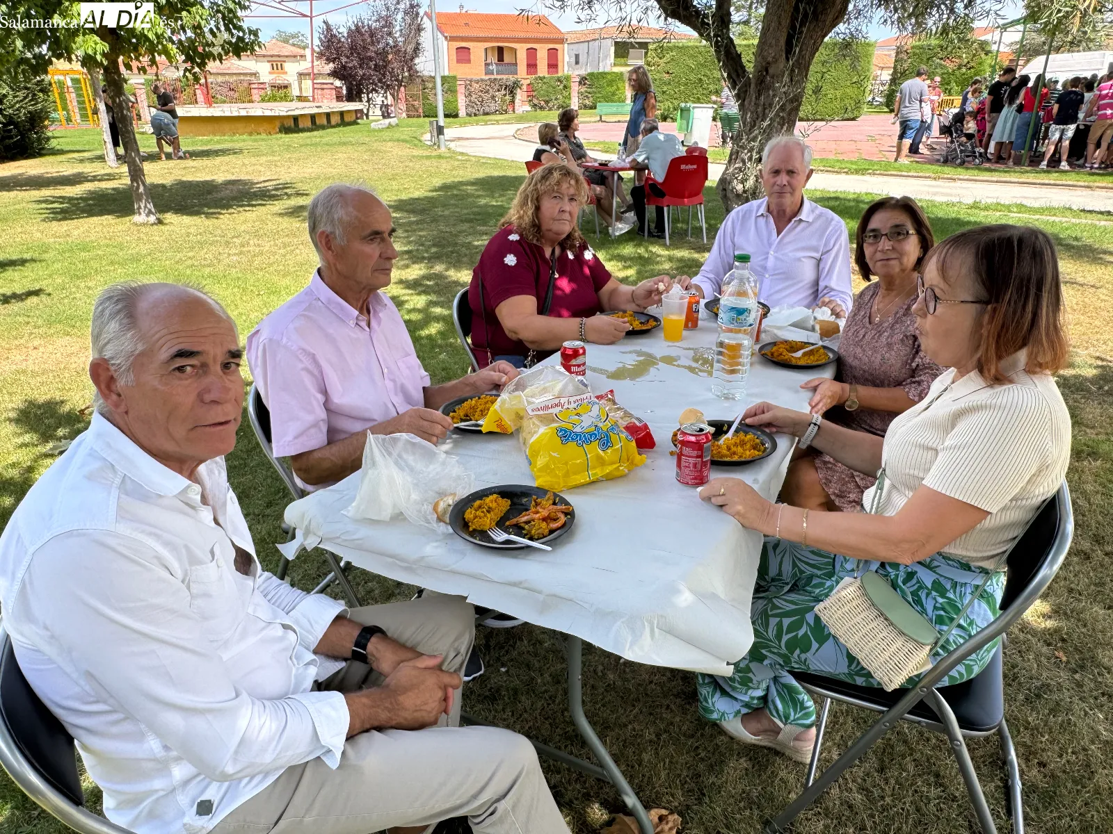 Foto 3 - Macotera comparte mesa, mantel y fiesta con la tradicional paellada popular de sus celebraciones patronales