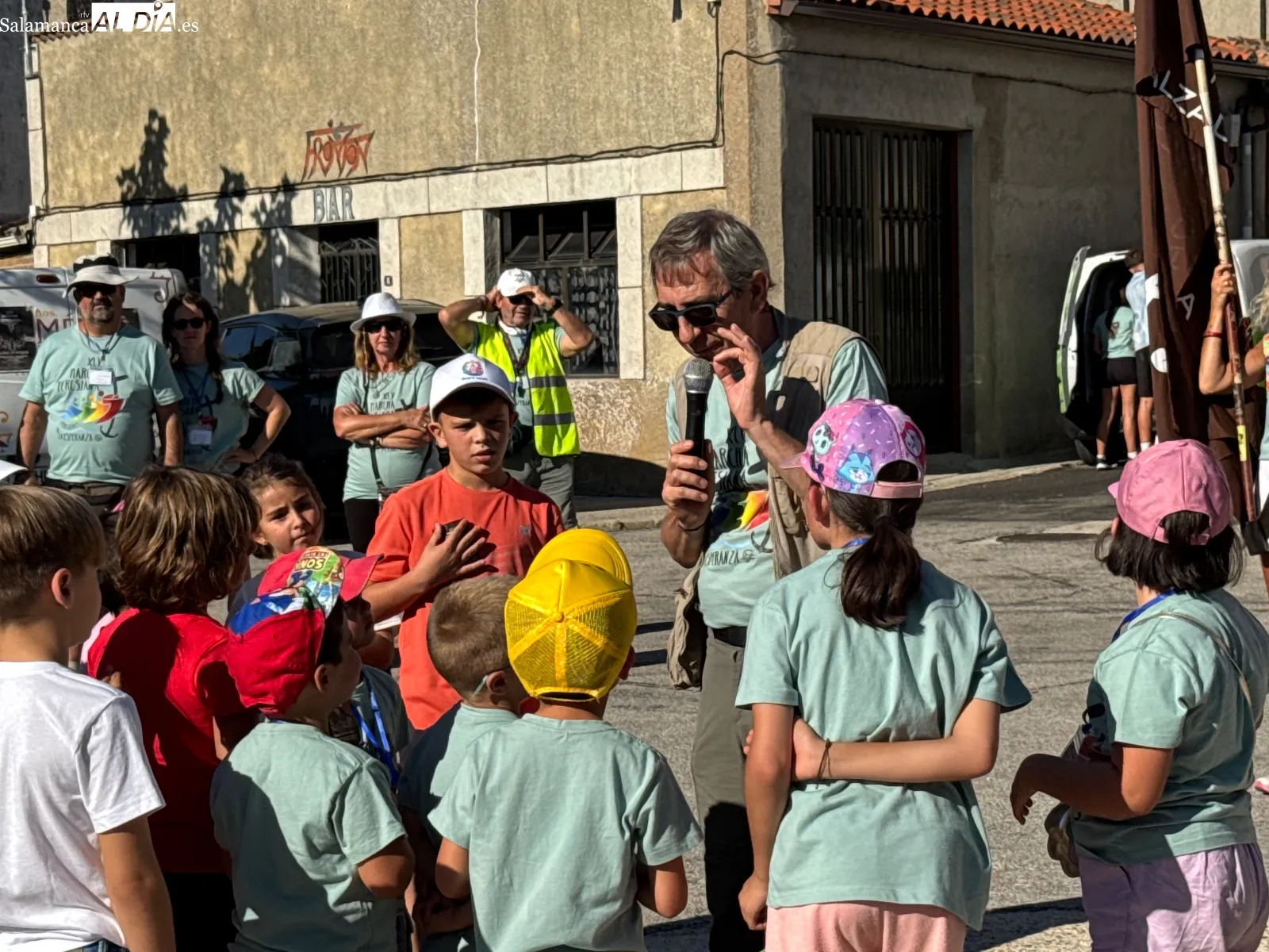 Foto 9 - La tradici&oacute;n de los higos en Aldeaseca: emoci&oacute;n, comuni&oacute;n y bailes entre los peregrinos en la 46&ordm; Marcha Teresiana