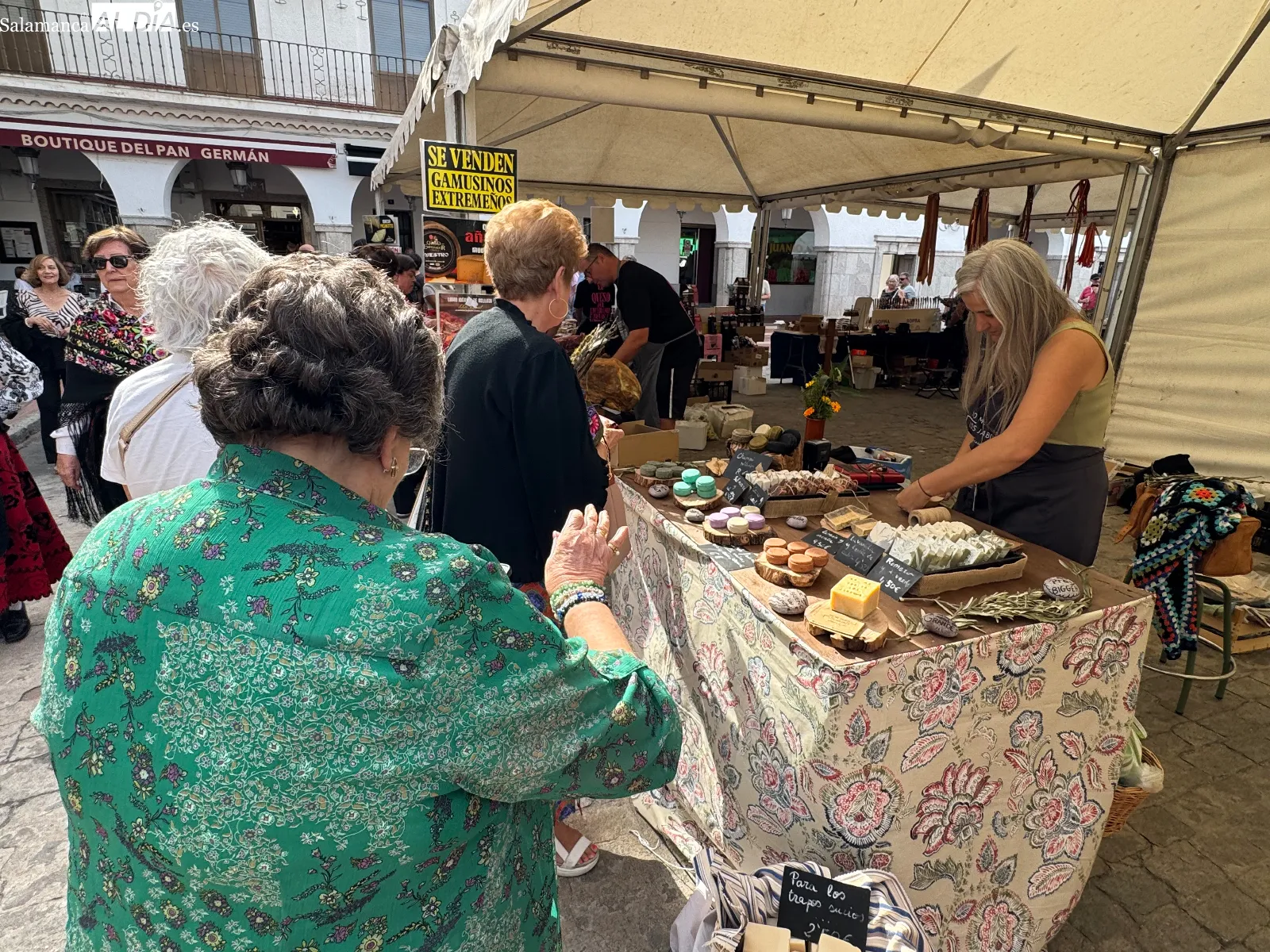 Foto 10 - Pe&ntilde;aranda se rinde al sabor, la artesan&iacute;a y el producto local en su IV Feria Agroalimentaria