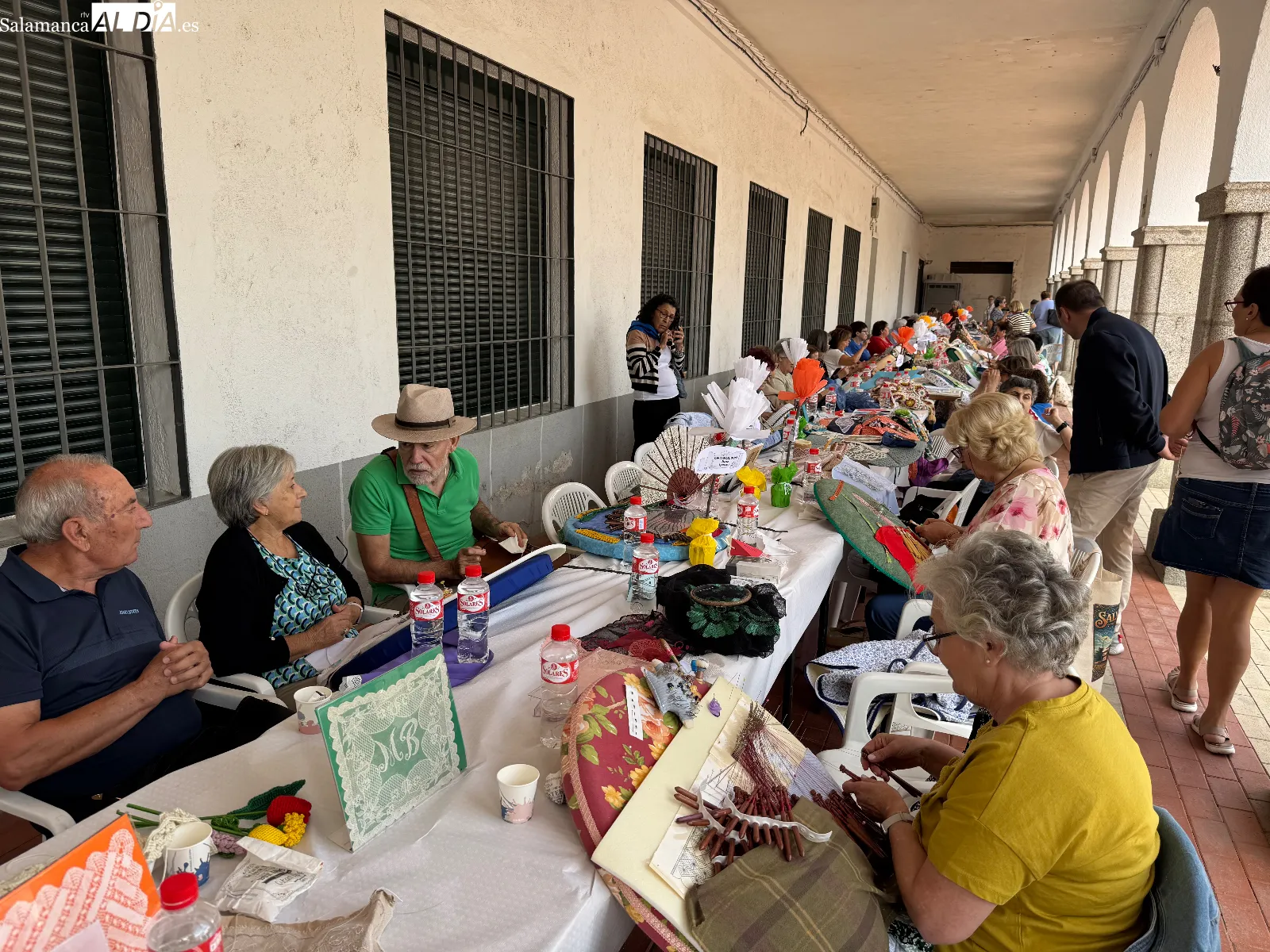 El XVIII Encuentro de Encajeras reúne a 160 aficionadas y fija su apuesta por el relevo generacional en Peñaranda