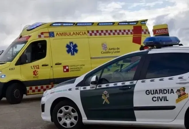 Una mujer y un menor, atendidos tras el vuelco de un turismo en El Campo de Peñaranda