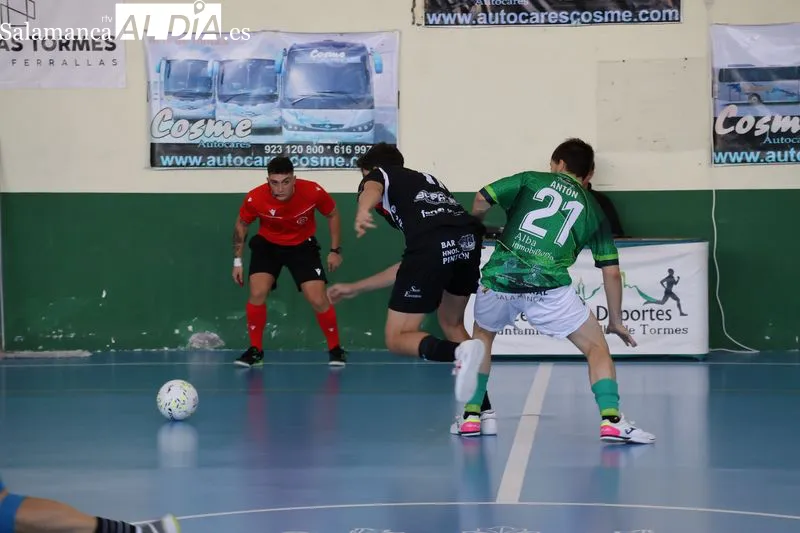Foto 9 - El CD Albense FS tropieza ante el River Zamora en su estreno en casa (1-5)