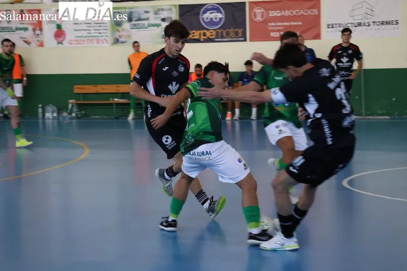 Foto 12 - El CD Albense FS tropieza ante el River Zamora en su estreno en casa (1-5)