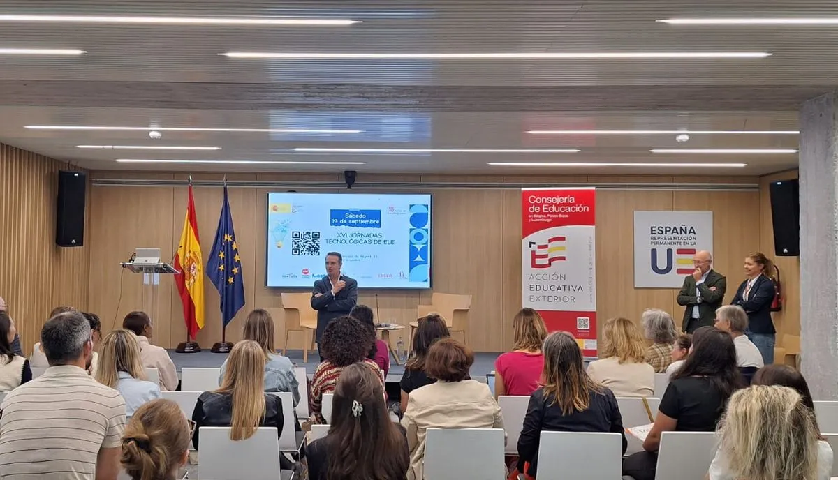 Salamanca promociona su potencial como Ciudad del Español ante docentes en Bruselas