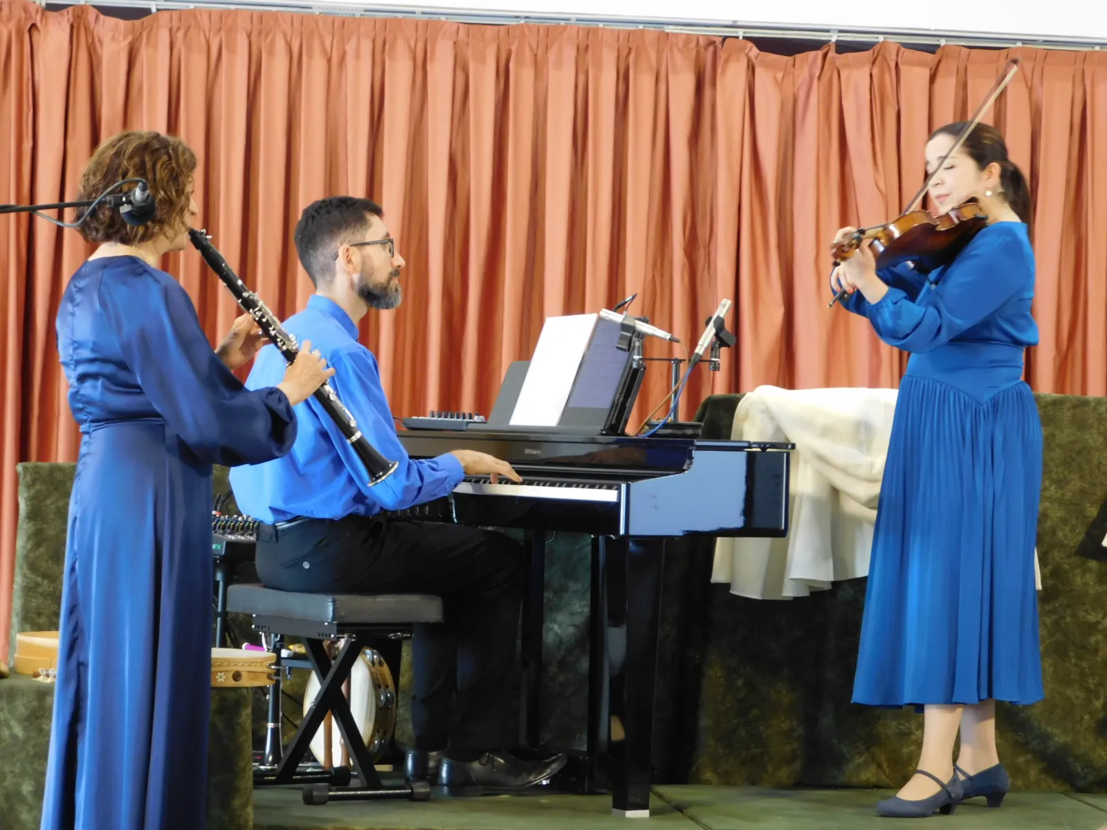 Foto 2 - FOTOS | El teatro improvisado de Denis Rafter triunfa en Juzbado