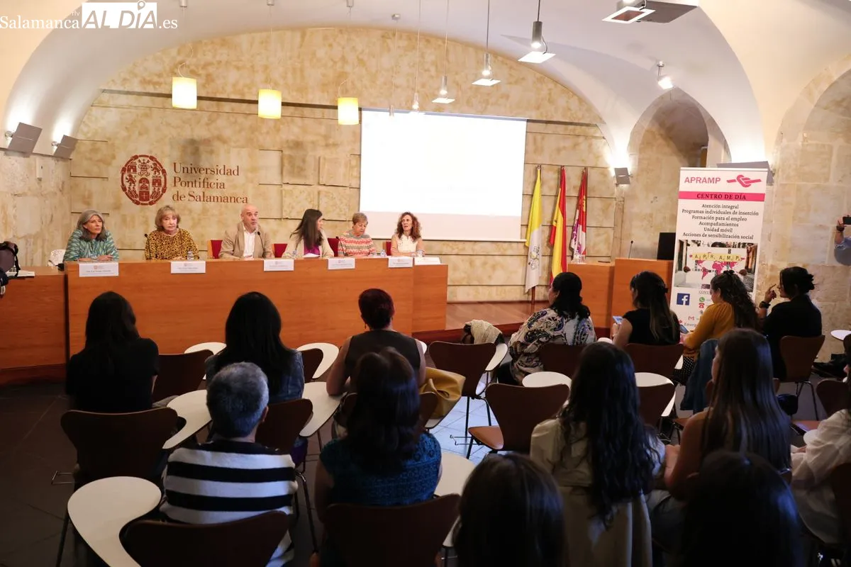 La UPSA)y la Asociación para la Prevención, Reinserción y Atención a la Mujer Prostituida (APRAMP) presentan una nueva Guía sobre la Trata de Personas. Foto de David Sañudo