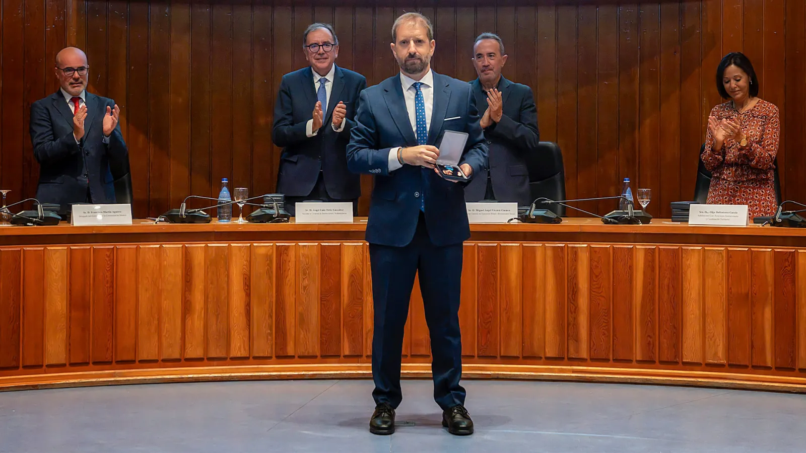 Rodrigo Carcedo recibe la Medalla al Mérito Penitenciario