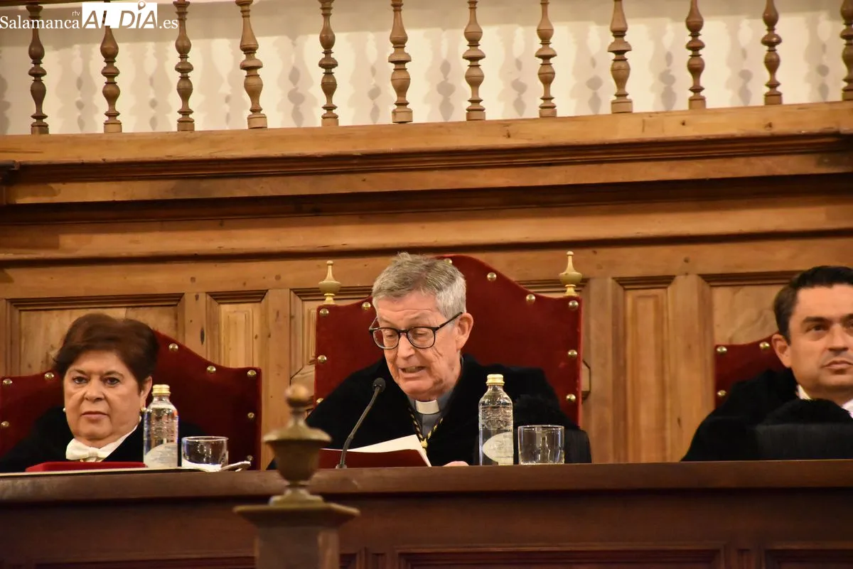 María San Gil recibe la Medalla de Oro de la UPSA | FOTOS: V.M. 