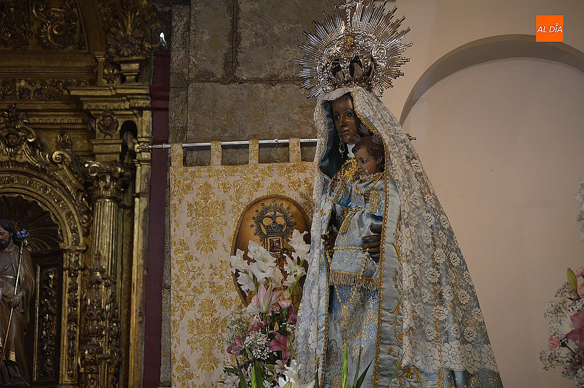 Foto 5 - La parroquia de San Andr&eacute;s celebra la Novena por la Virgen de la Pe&ntilde;a 