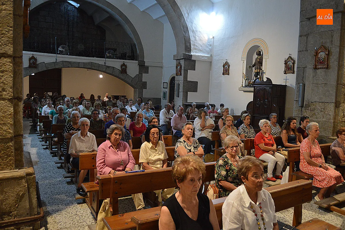 Foto 7 - La parroquia de San Andr&eacute;s celebra la Novena por la Virgen de la Pe&ntilde;a 