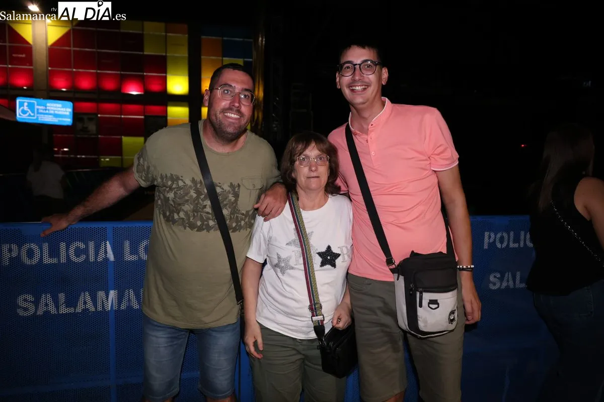 La Orquesta Vulkano avanza las fiestas de Salamanca ante miles de personas. Foto de David Sañudo