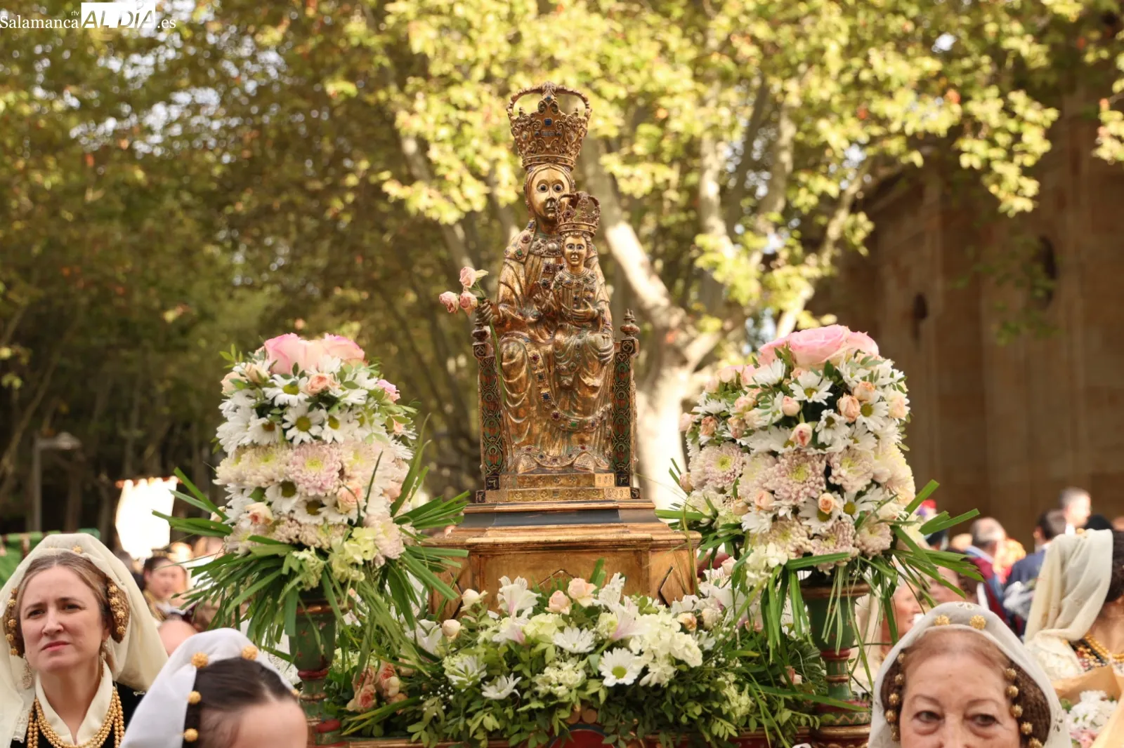Virgen de la Vega en Salamanca: historia y ofrenda floral