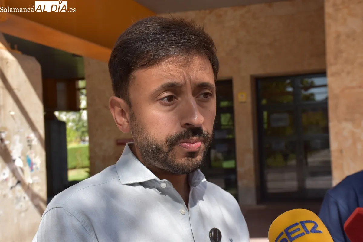 El PSOE denuncia la falta de financiación de la USAL y califica de “estafa” la gratuidad de las matrículas. Fotos de Miguel González
