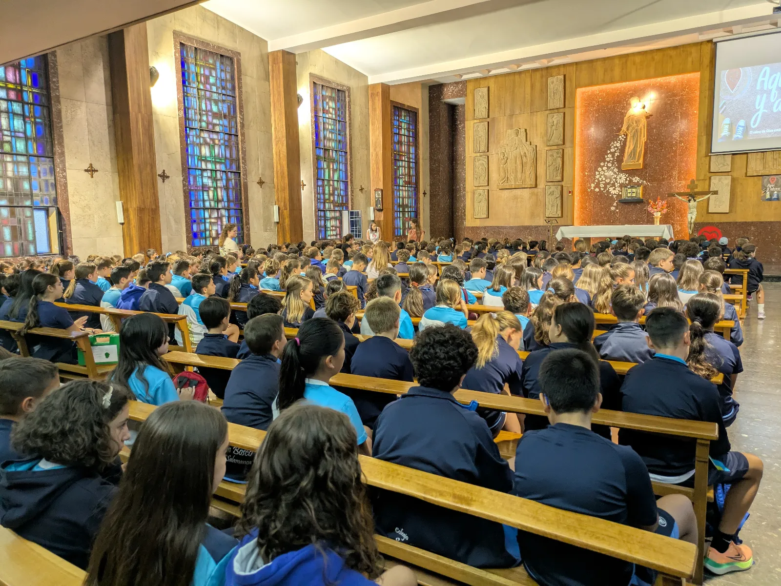 Oración, juegos y un gran puzle en la jornada de convivencia de San Juan Bosco