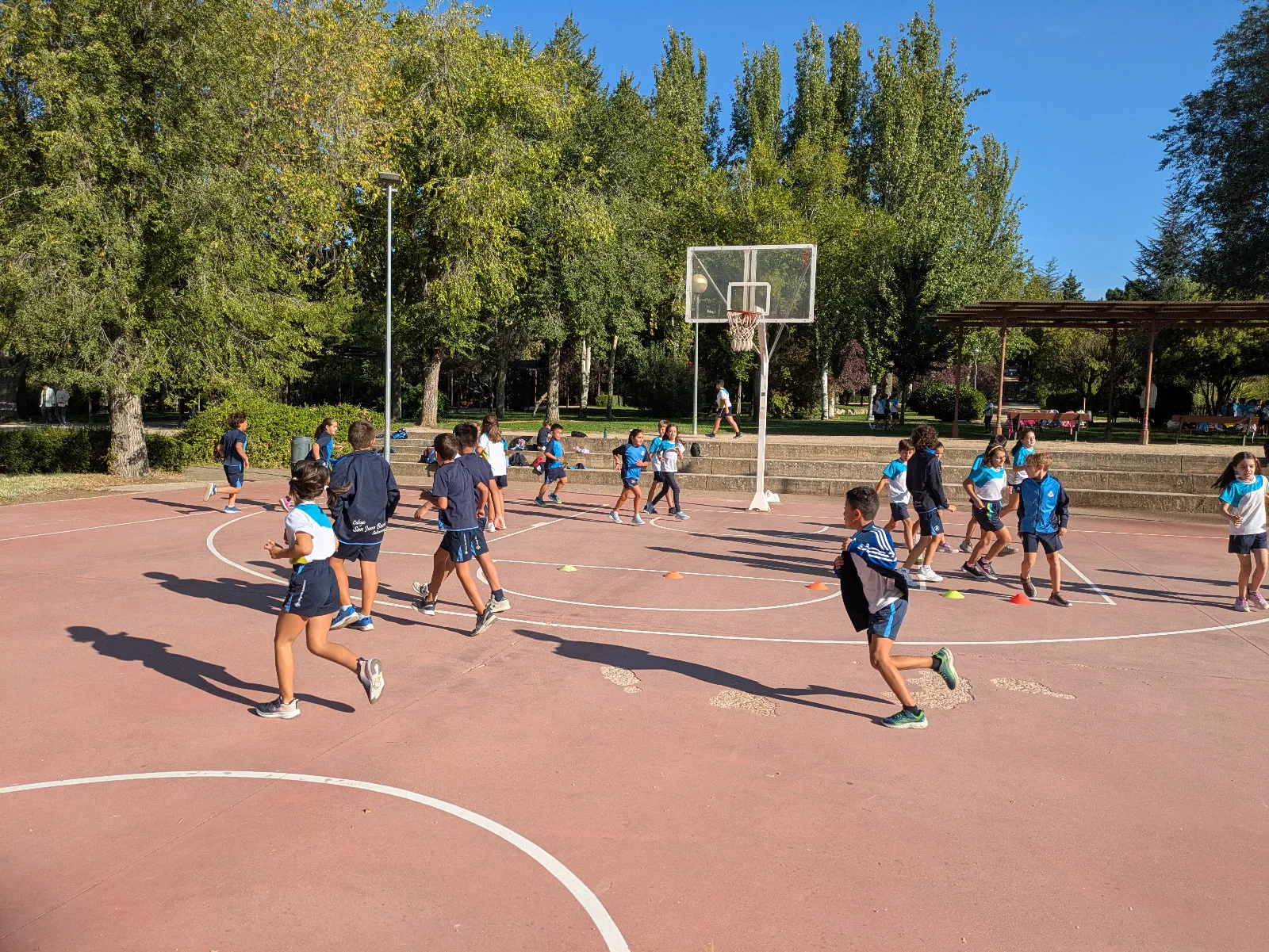Oración, juegos y un gran puzle en la jornada de convivencia de San Juan Bosco