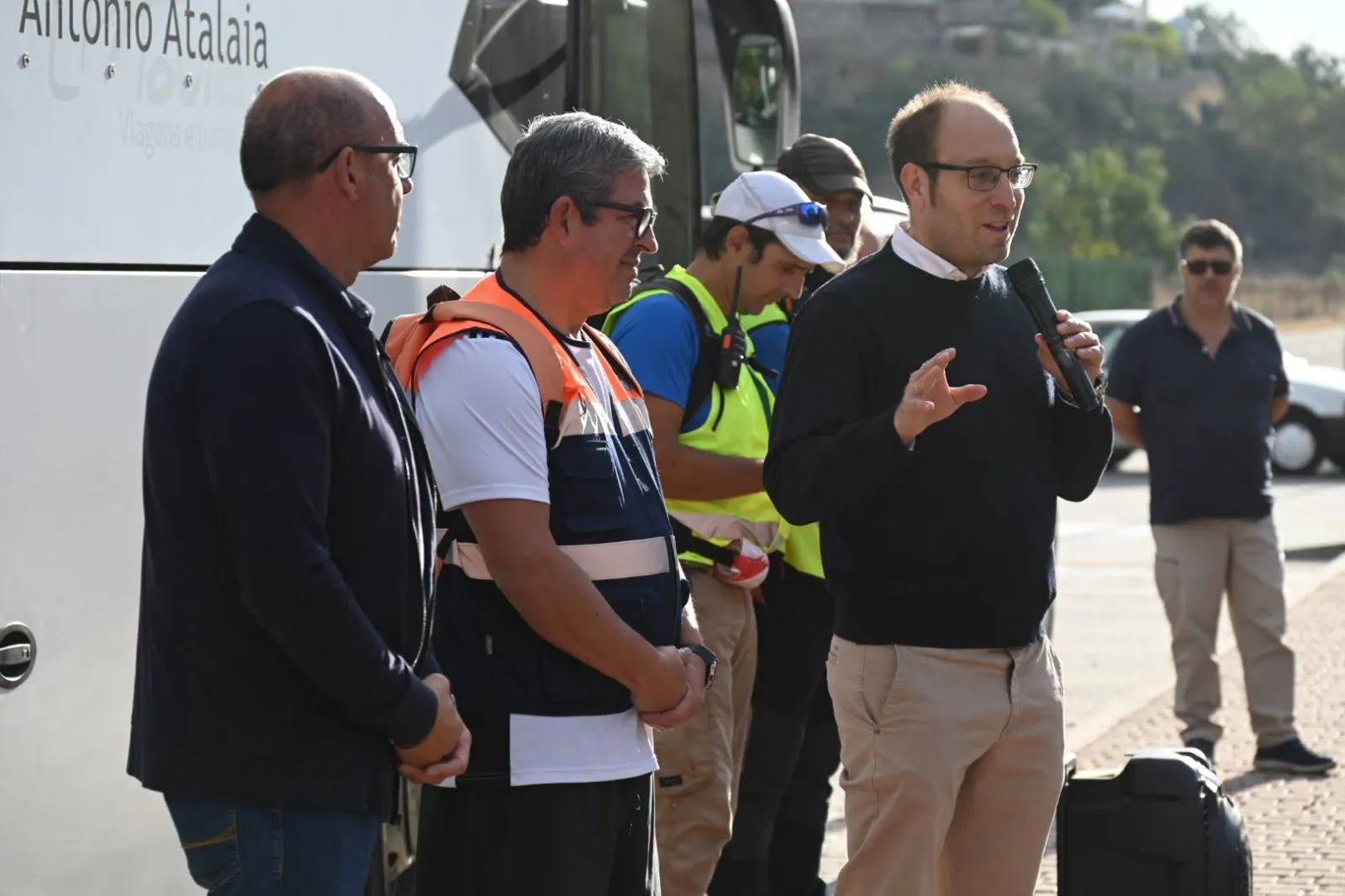 Foto 5 - M&aacute;s de cien senderistas participan en la `Ruta de la Raya Ib&eacute;rica&acute; de Ciudad Rodrigo 