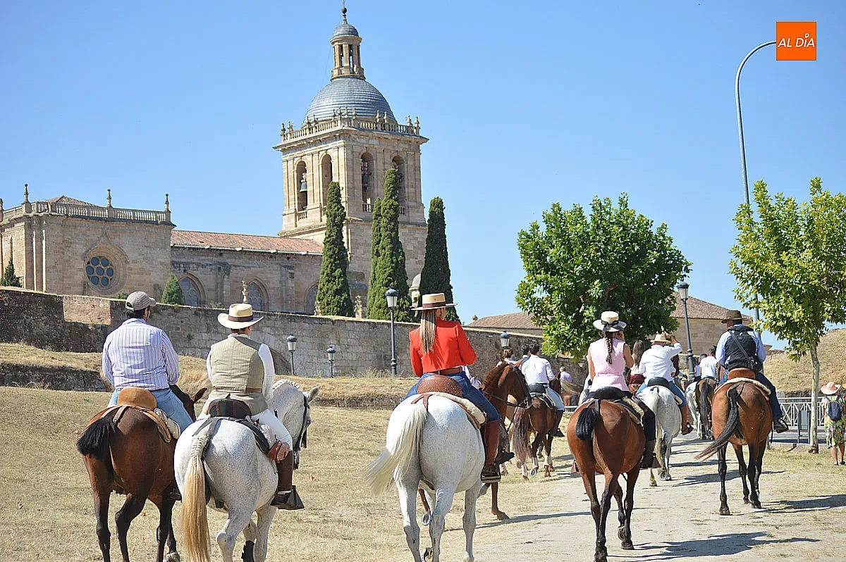 Foto 11 - &Eacute;xito de las rutas ecuestres de la ma&ntilde;ana en Ciudad Rodrigo