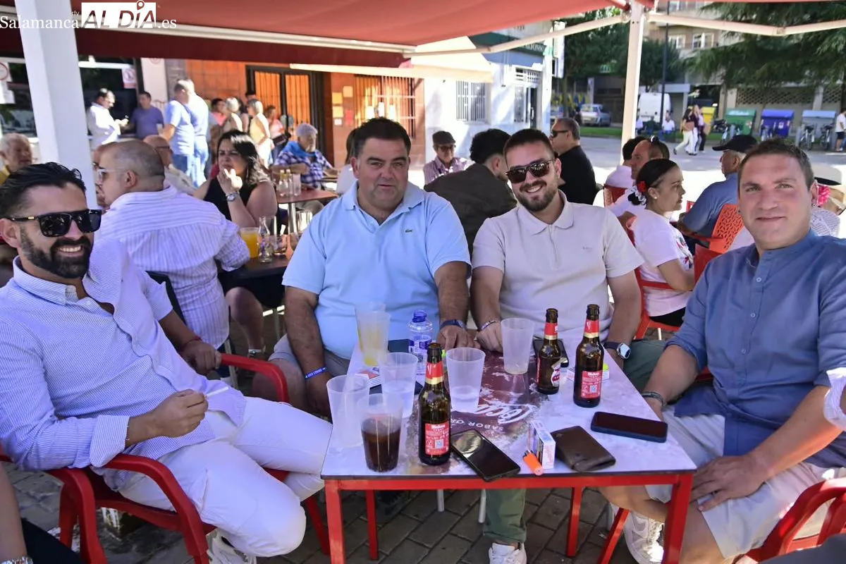 Ni el intenso calor frena a la afición en un festejo con buen ambiente, caballos de lujo y el hornazo como aperitivo estrella en el festejo de rejones | FOTOS: SALAMANCArtv AL DÍA