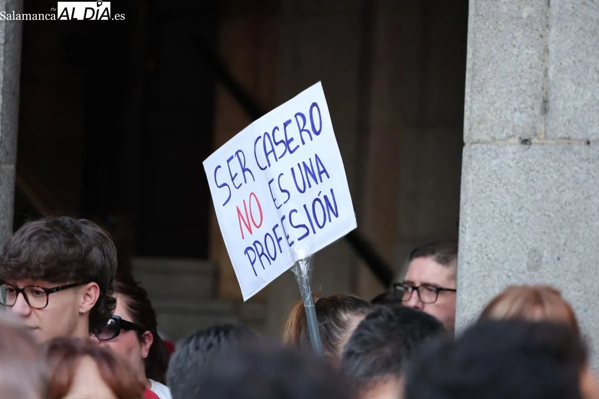 Concentración en Salamanca tras el desahucio de Mari Carmen | FOTOS: David Sañudo