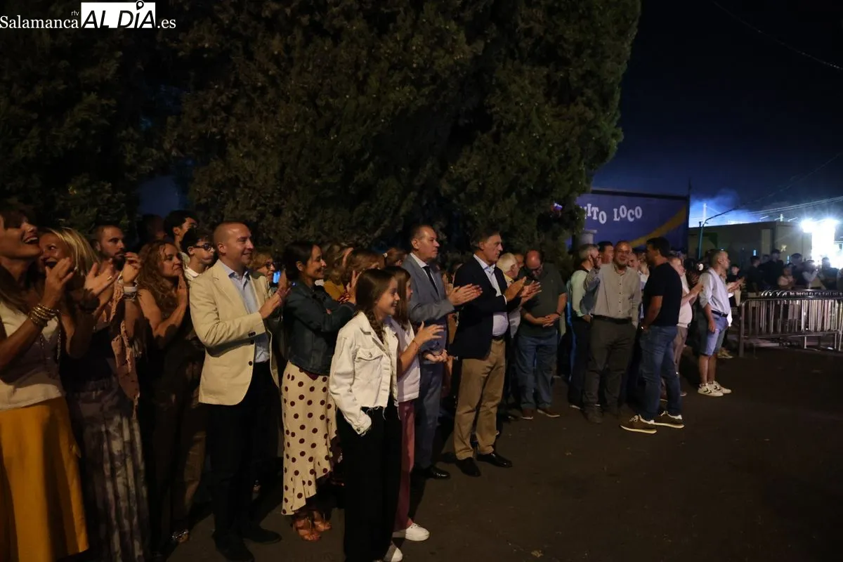 Tradicional encendido de La Aldehuela para iniciar las Ferias de Salamanca | FOTOS: David Sañudo
