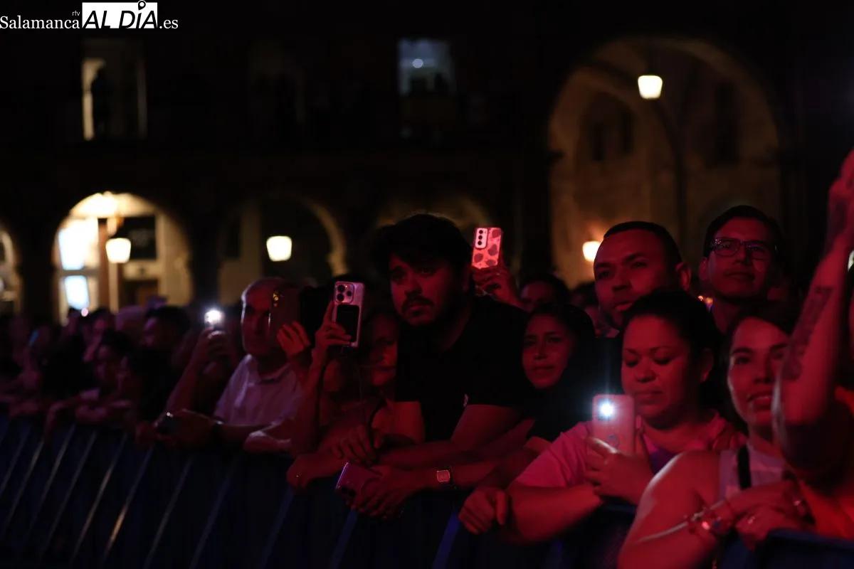 Concierto de Julieta Venegas en la Plaza Mayor de Salamanca | FOTOS: David Sañudo